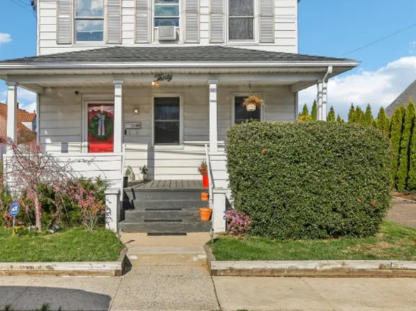 30 Central Avenue, New Hyde Park, NY 11040