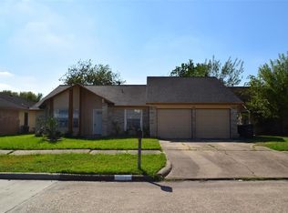 11334 Mulholland Dr, Stafford, TX 77477
