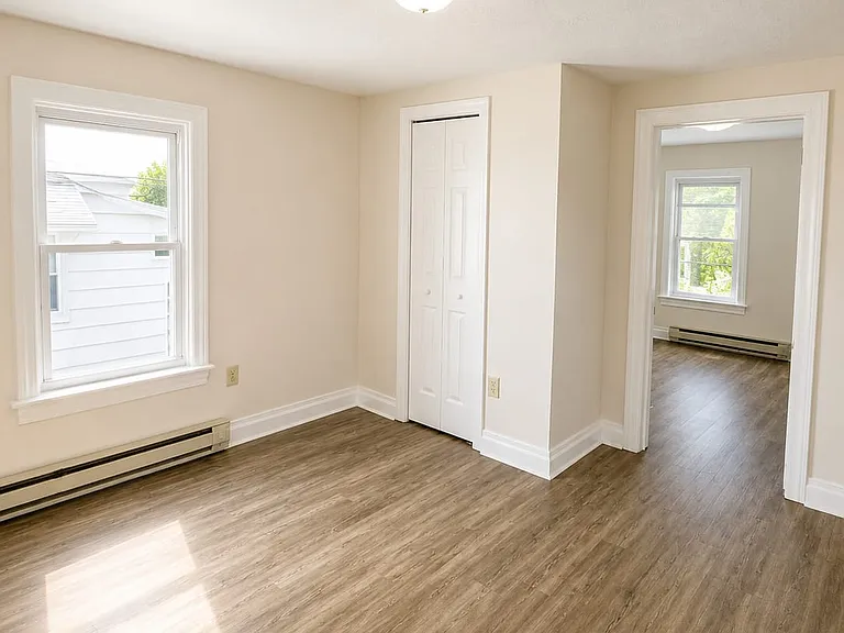 814 Dale St — Photo 9