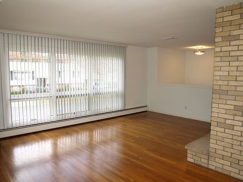 3rd image of 28 Jacksonia Dr