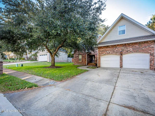 809 Magnolia Bayou Blvd, Ocean Springs, MS 39564