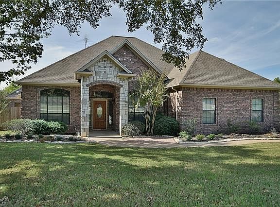 2nd image of 3239 Golden Oaks Cir