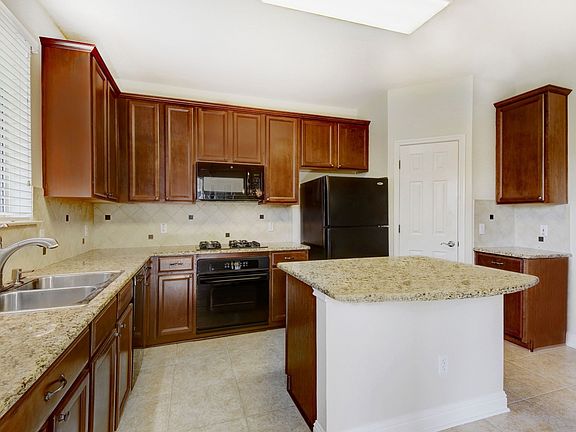 4th image of 1821 Village Oak Ct