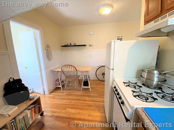 3rd image of 205 Highland Ave APT 3