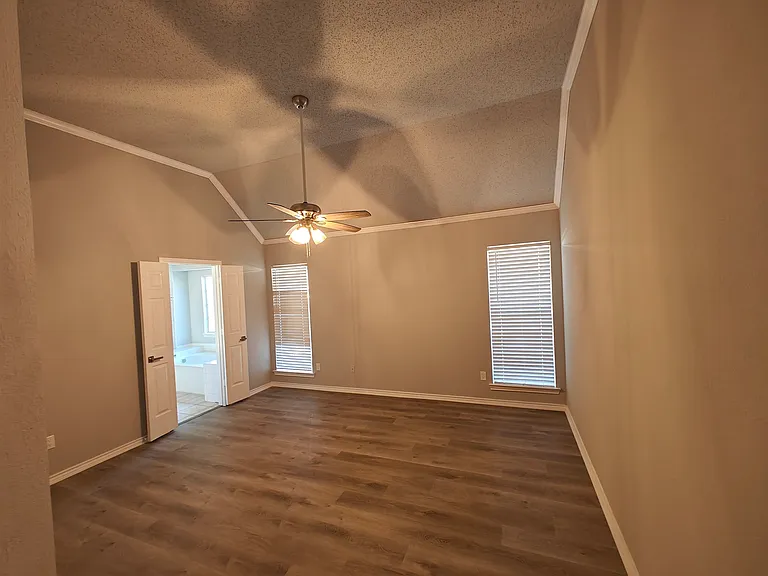 8504 Pebblebrook Dr — Photo 8