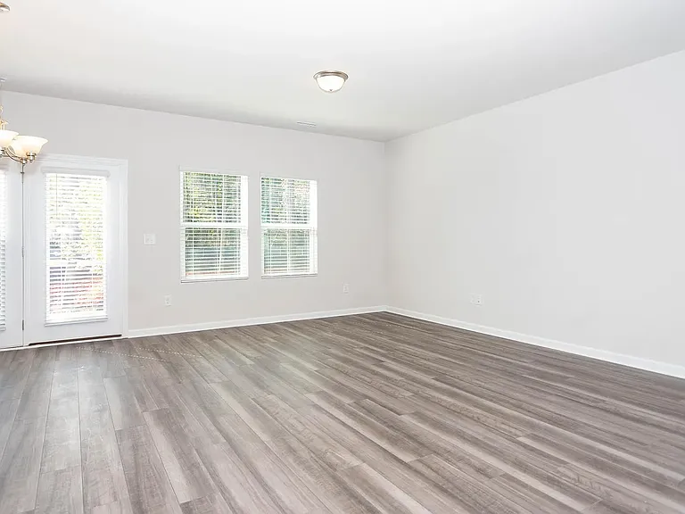 224 Brook Farm Ln — Photo 9