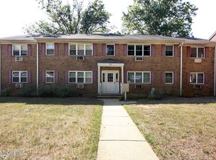 12 Windsor Ter APT F, Freehold, NJ 07728