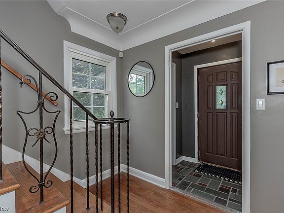 5th image of 4422 Acacia Dr