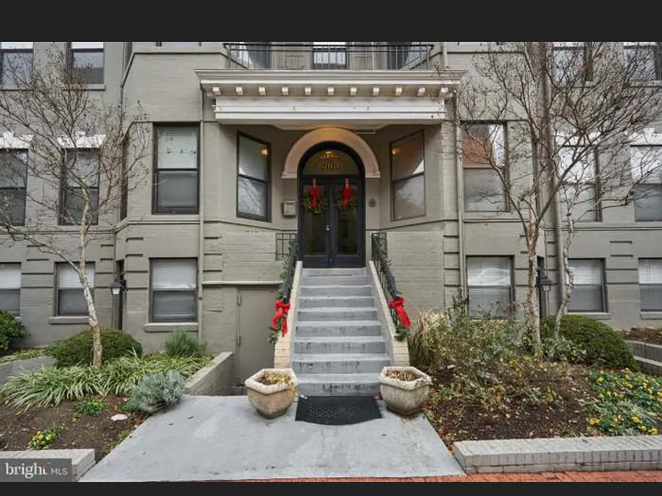 2101 N St NW #204