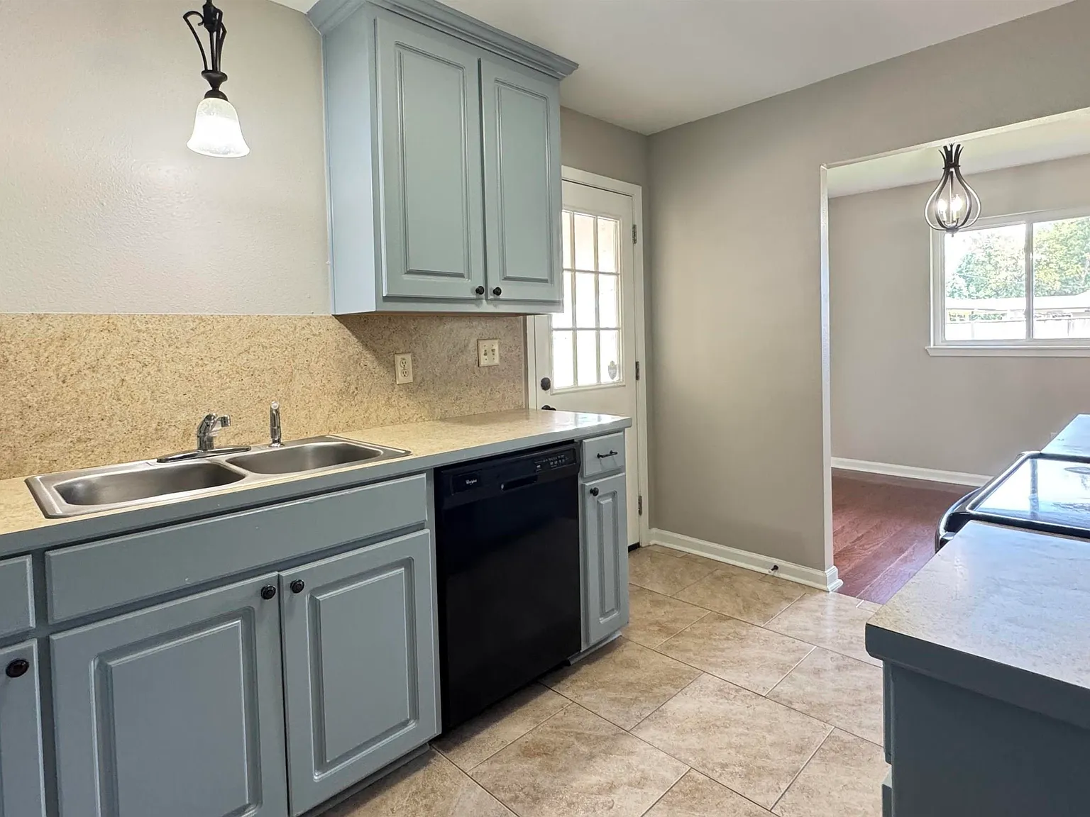 3 bed, 1226 sqft, $1,475 — Photo 3