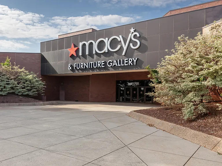 Retail and More at Fair Oaks Mall