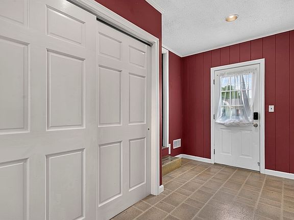 5th image of 62 Anthony St