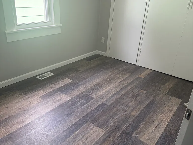 4743 Oldenburg Ave — Photo 2