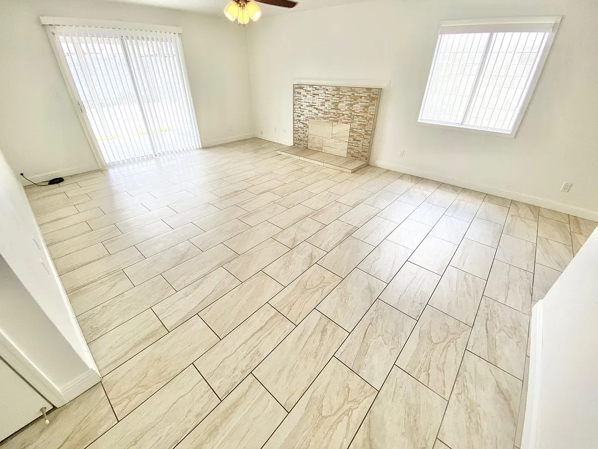Building Photo - 5825 Pebble Beach Blvd