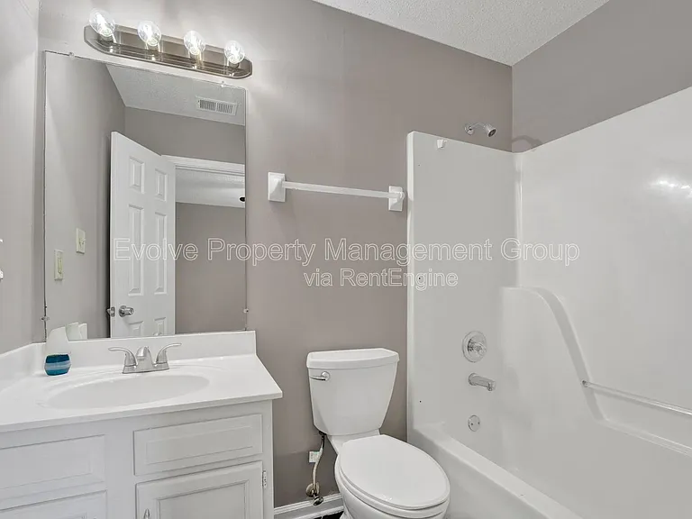 3014 Meadows Ln — Photo 9