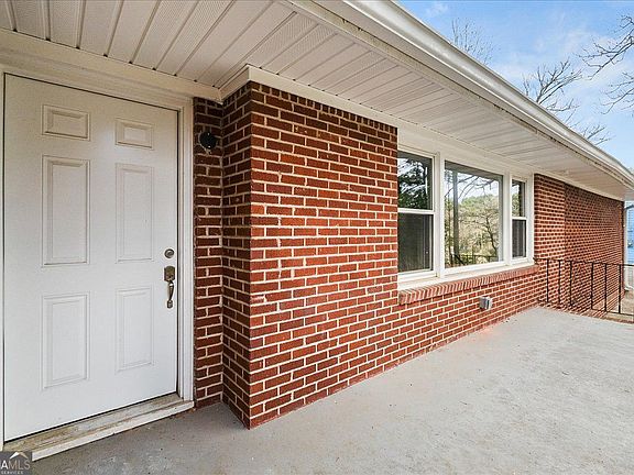 3rd image of 2763 Baker Ridge Dr NW