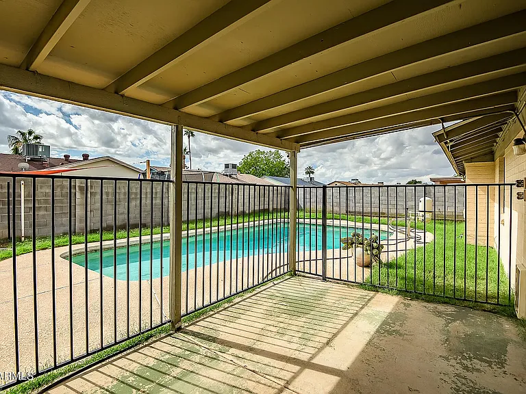 5601 W Carol Ave — Photo 14