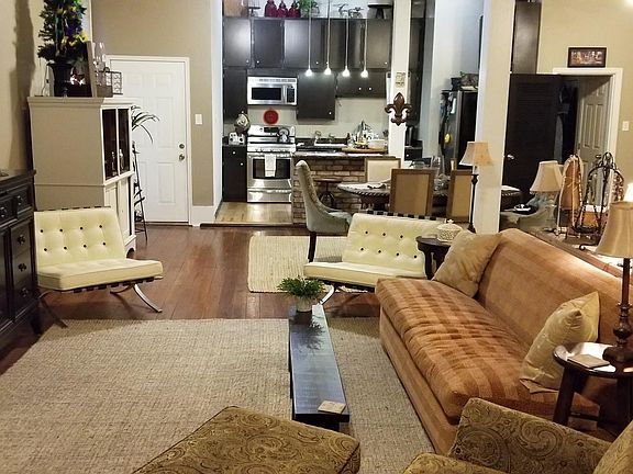 4th image of 423 S Lopez St #4