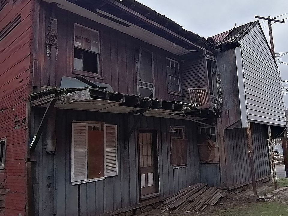 2nd image of 72 Paxton St