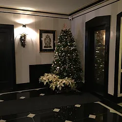 Rented by R New York