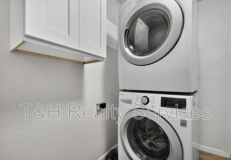 10341 Whitewater Ln — Photo 23