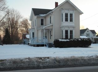 819 W Division St, Galva, IL 61434