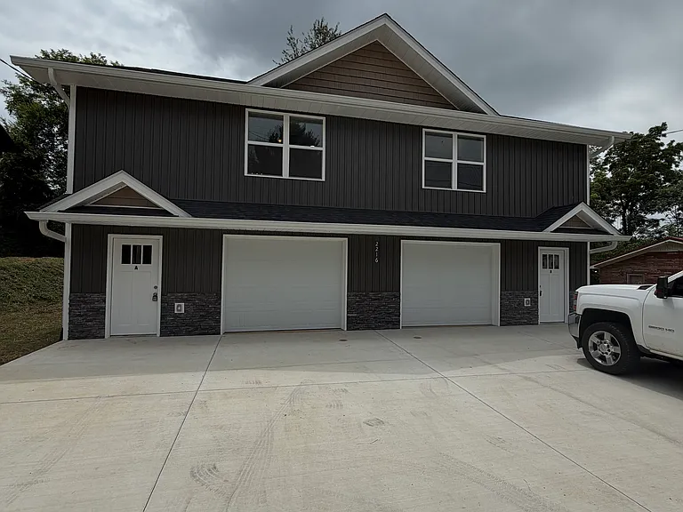 2224 Reese St — Photo 1