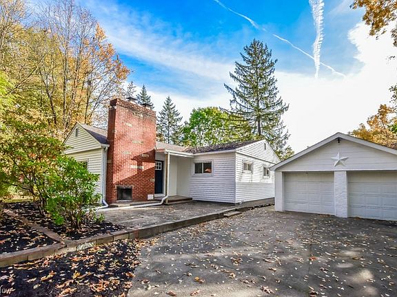 2nd image of 2091 Lee Dr