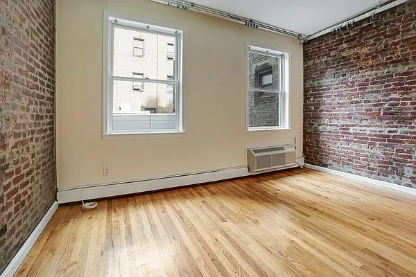 Rented by Bond New York | media 17