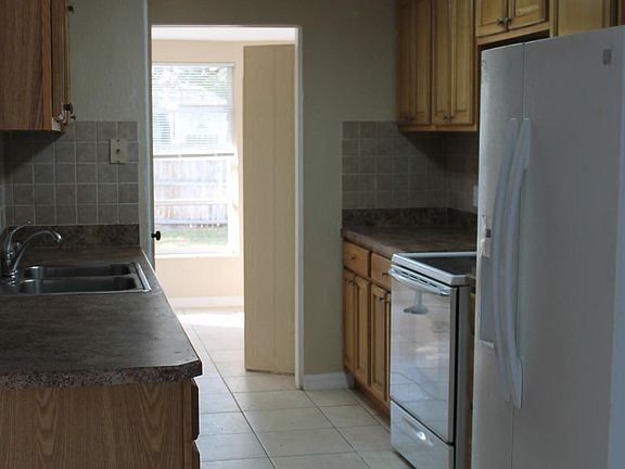 5th image of 1128 Charlotte Ave