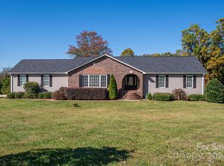2452 Carriage Ln, Lincolnton, NC 28092