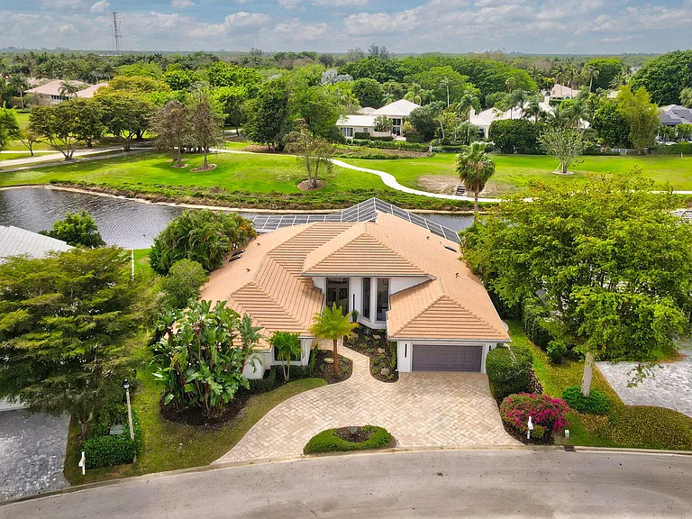 11180 Isle Brook Ct — Photo 71
