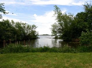 5476 E Reighmoor Rd, Omro, WI 54963