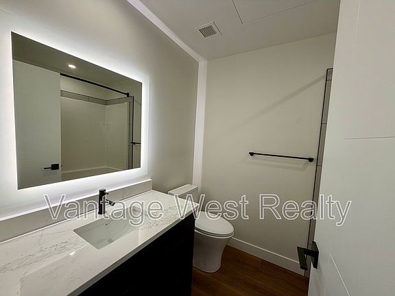4th image of 1280 Sutherland Ave #208