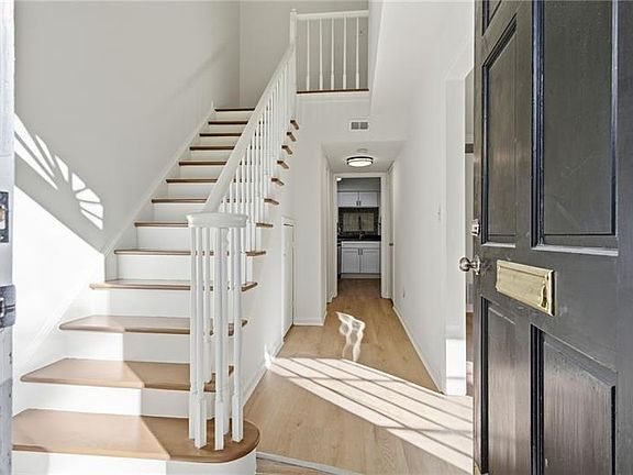 3rd image of 6520 Roswell Rd Unit 79