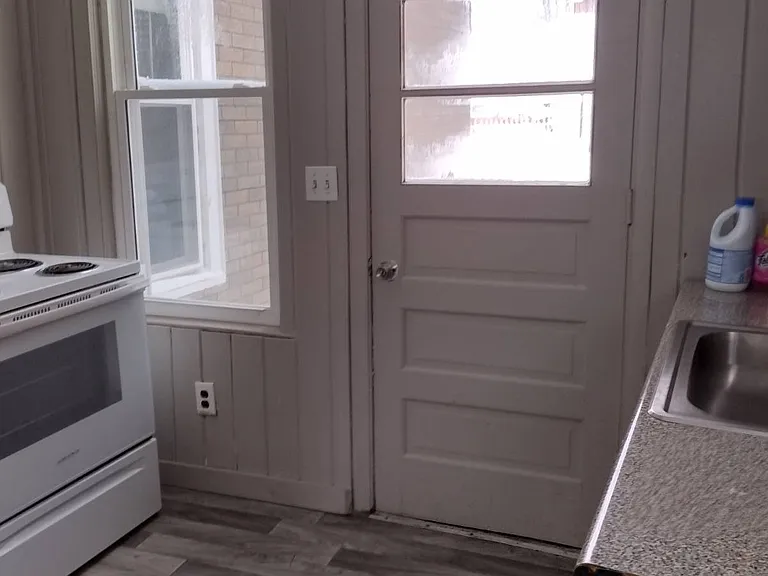1124 Lenox Ave #2 — Photo 3