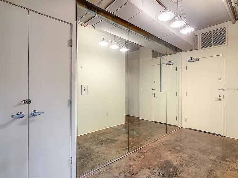 10 N Summerlin Ave #30 — Photo 59