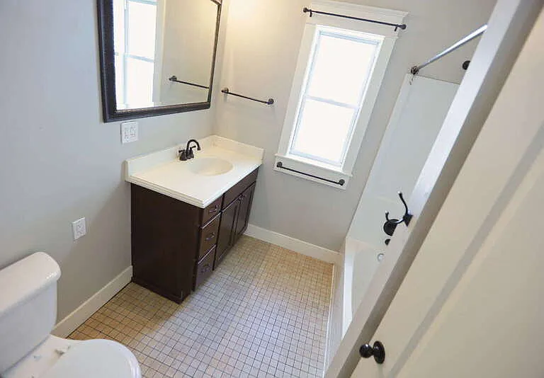 129 Diamond Ave SE — Photo 10