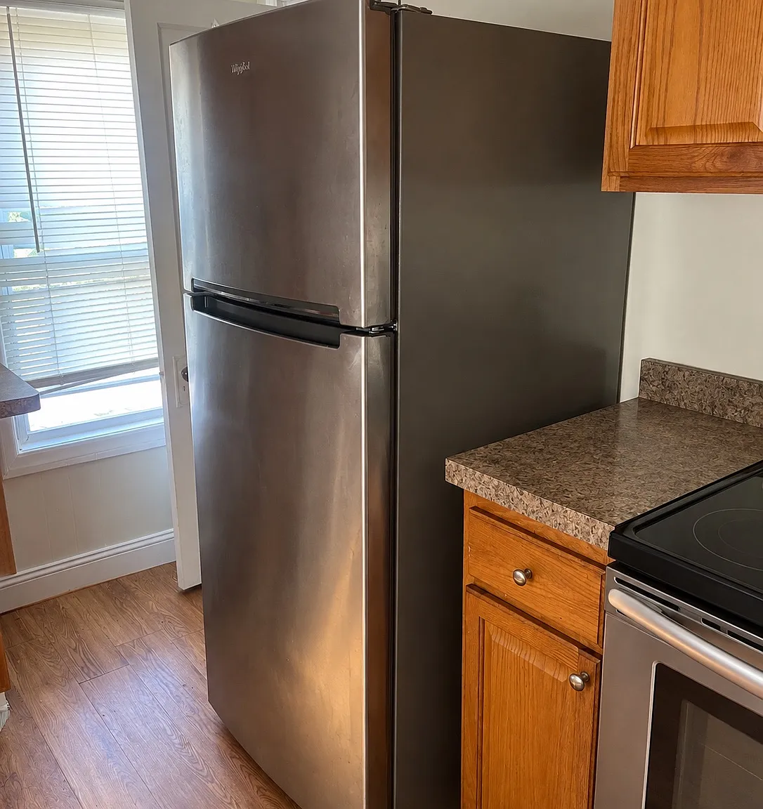 2 bed, 784 sqft, $1,574 — Photo 3