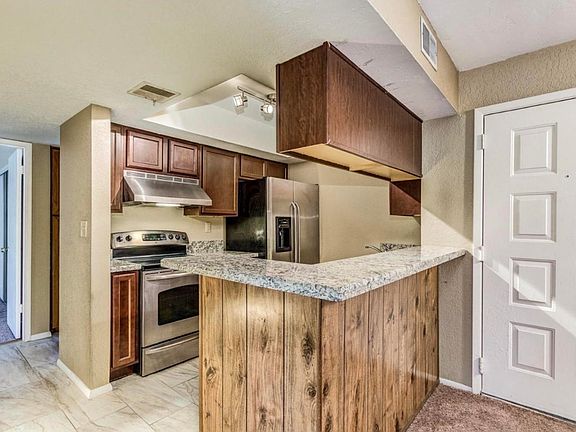 5th image of 540 N May St APT 2092