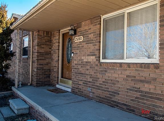 3rd image of 25280 Lorraine Ave