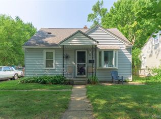 65 E Hopkins Ave, Pontiac, MI 48340