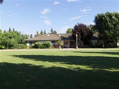 3342 sq ft on 2 Acres.