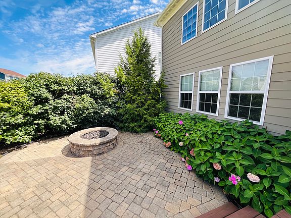 3rd image of 3418 Burlingame Blvd