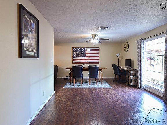 3rd image of 4213 Canberra Dr