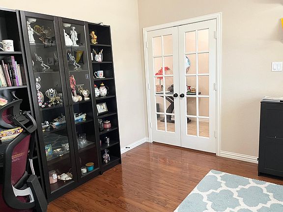 4th image of 10705 Leesa Dr
