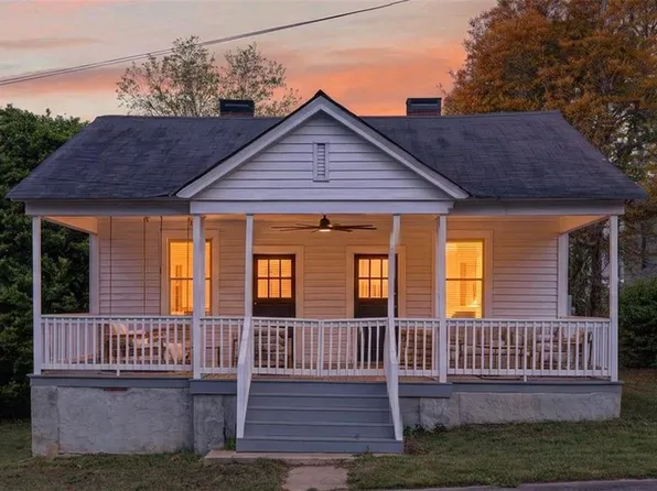 37 Poplar St, Porterdale, GA 30014