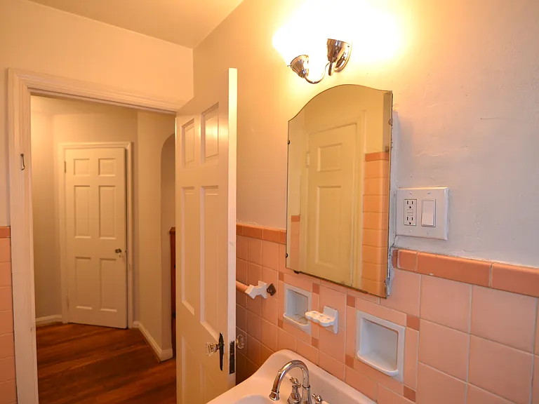 5840 Ridge Ave #4 — Photo 6