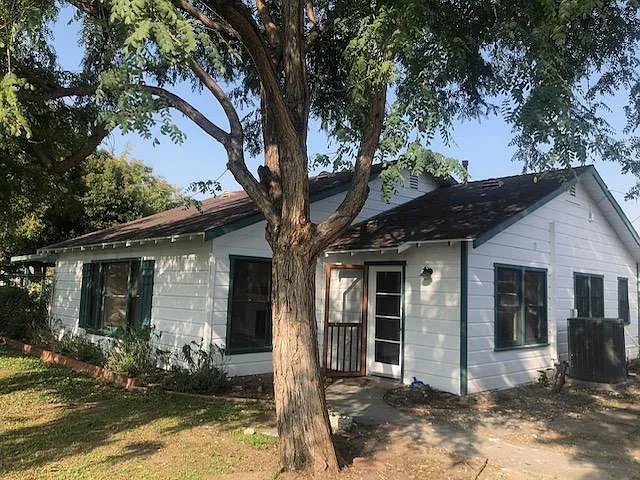 1414 S Indian Summer Ave — Photo 2