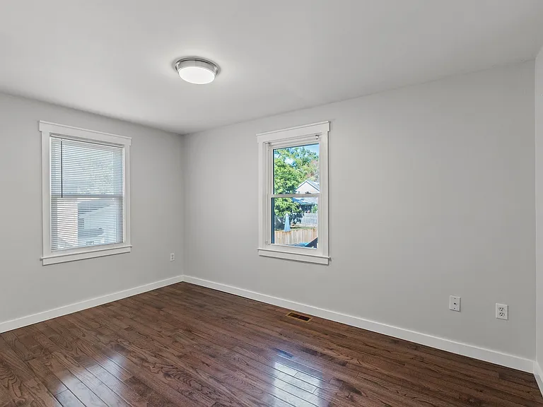 1717 Versailles Rd — Photo 13
